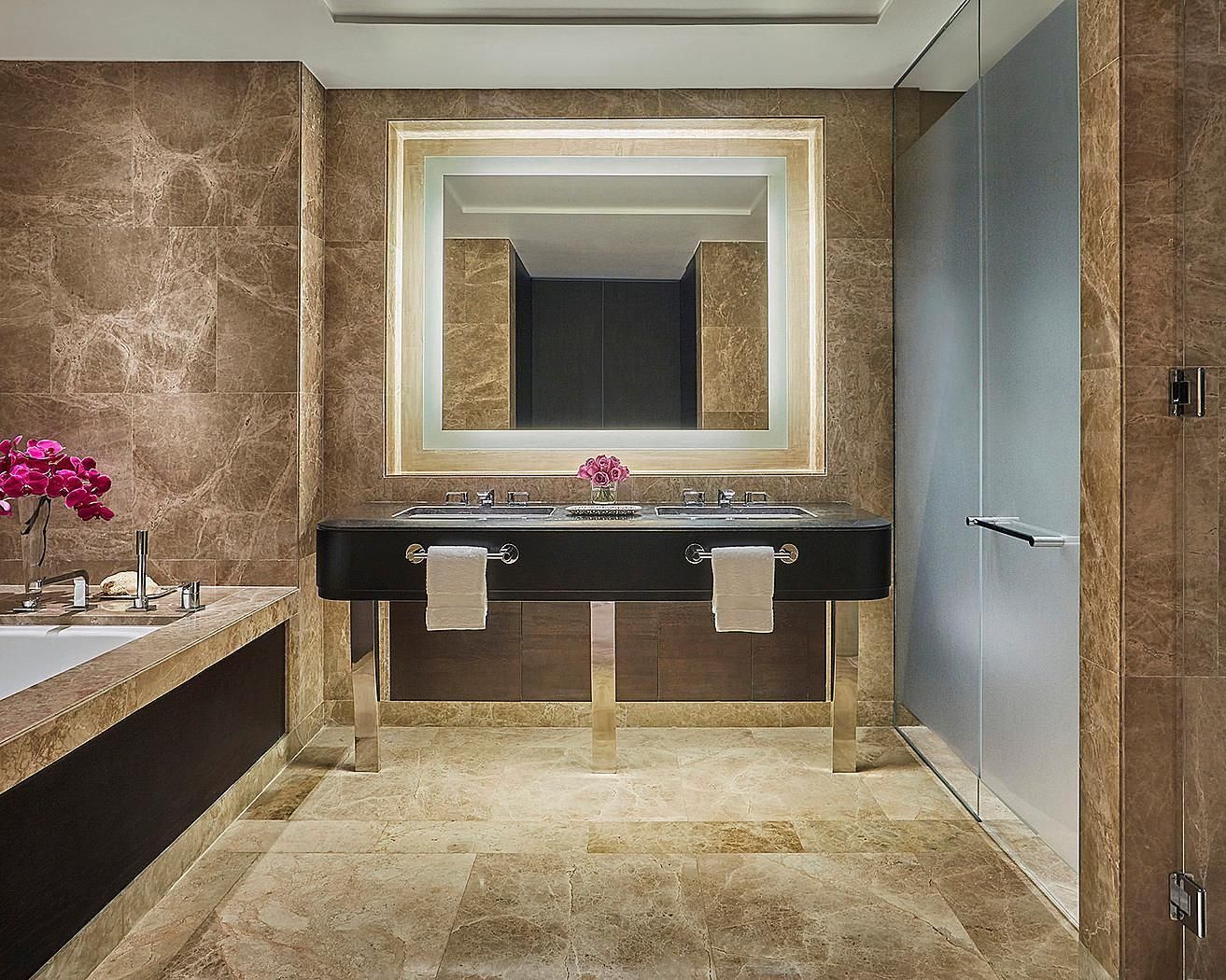 Four Seasons Deluxe Suite