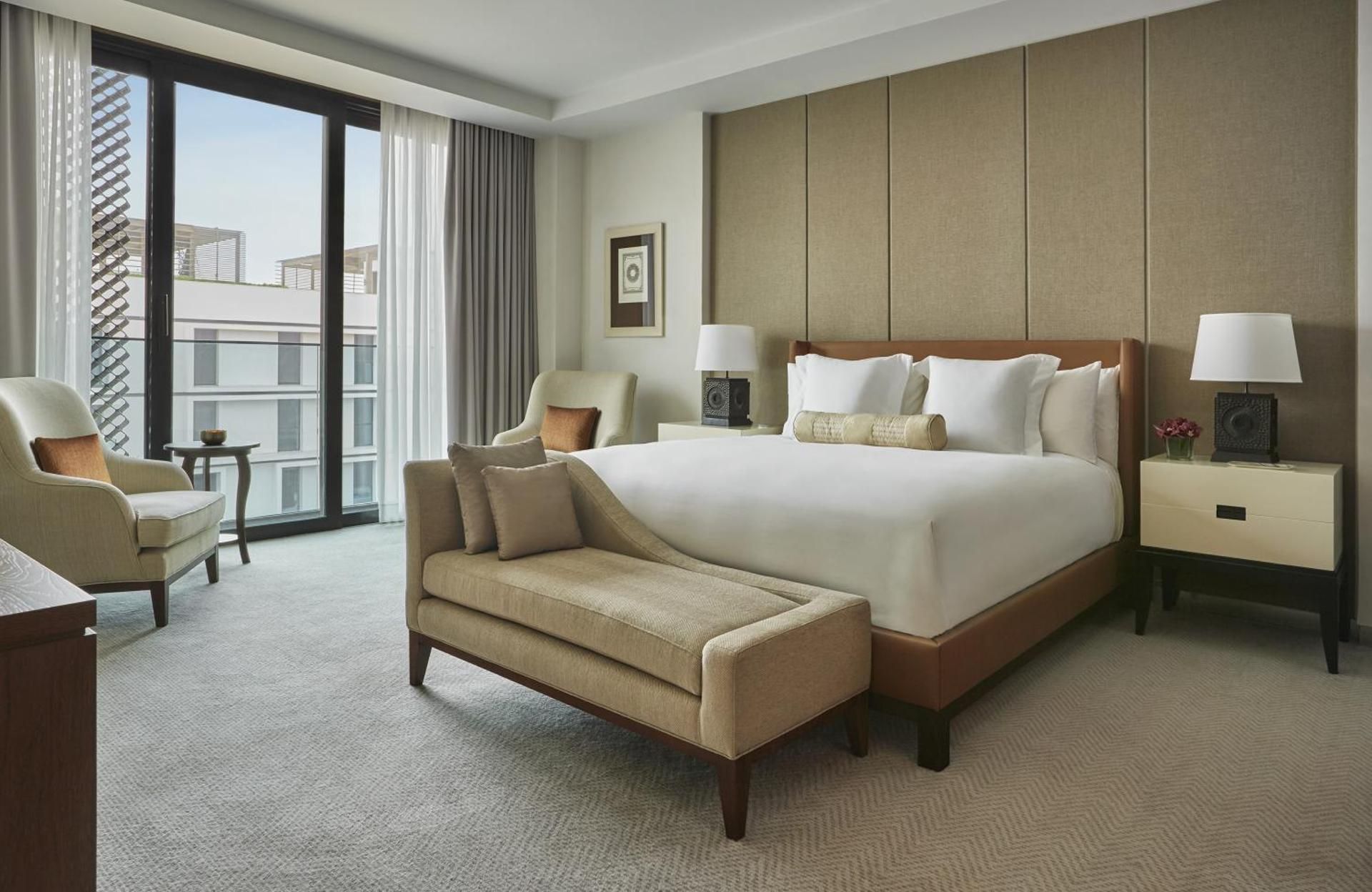 Premier Suite king bed