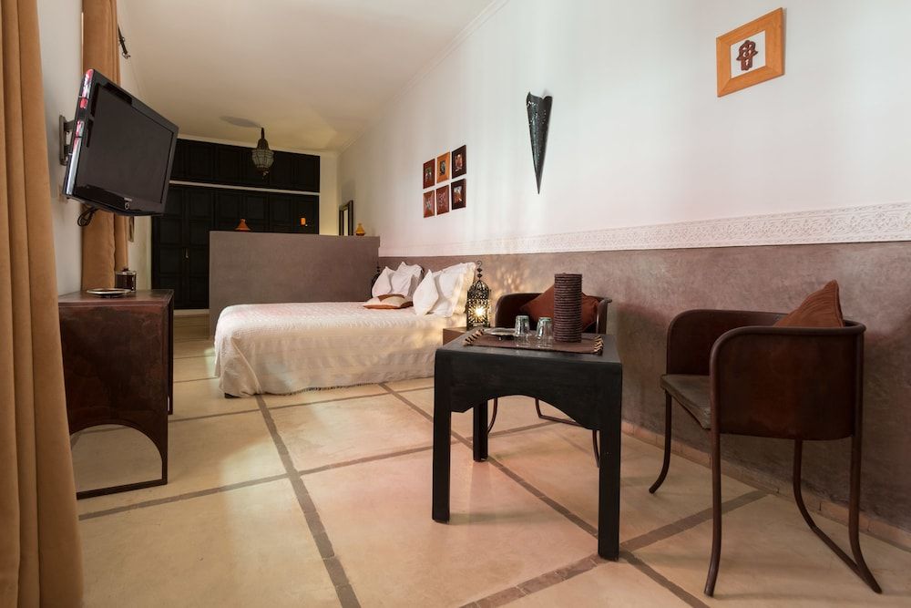 undefined Riad Alegria 10