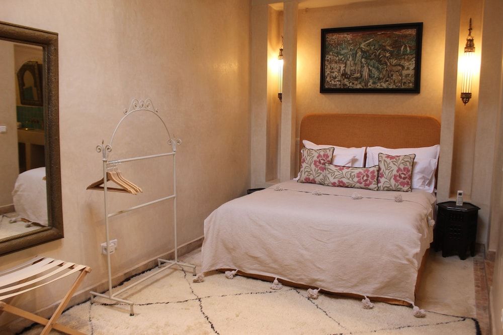 undefined Riad Emberiza Sahari 3