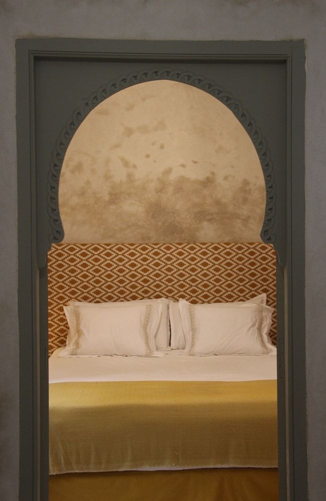 undefined Riad Emberiza Sahari 5