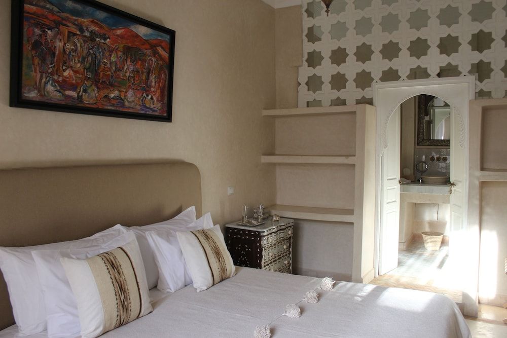 undefined Riad Emberiza Sahari 4