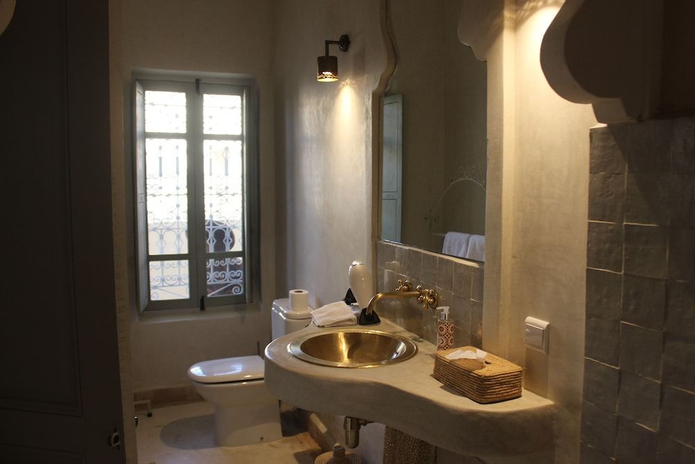 undefined Riad Emberiza Sahari 10