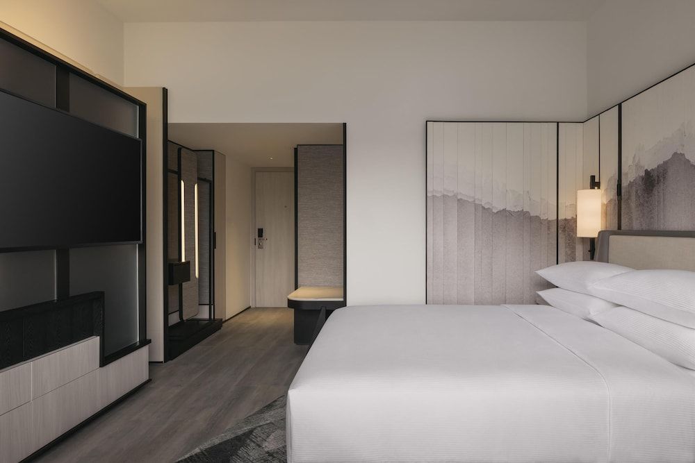 undefined Hilton Singapore Orchard 10