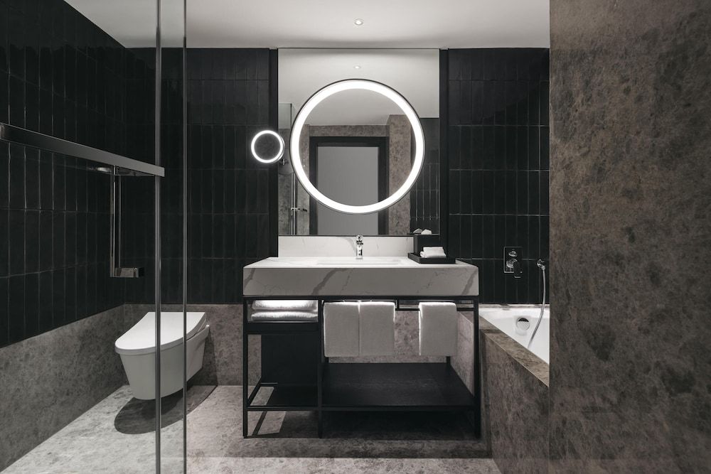 Hilton Singapore Orchard Hilton Room, 2 Twin Beds 5