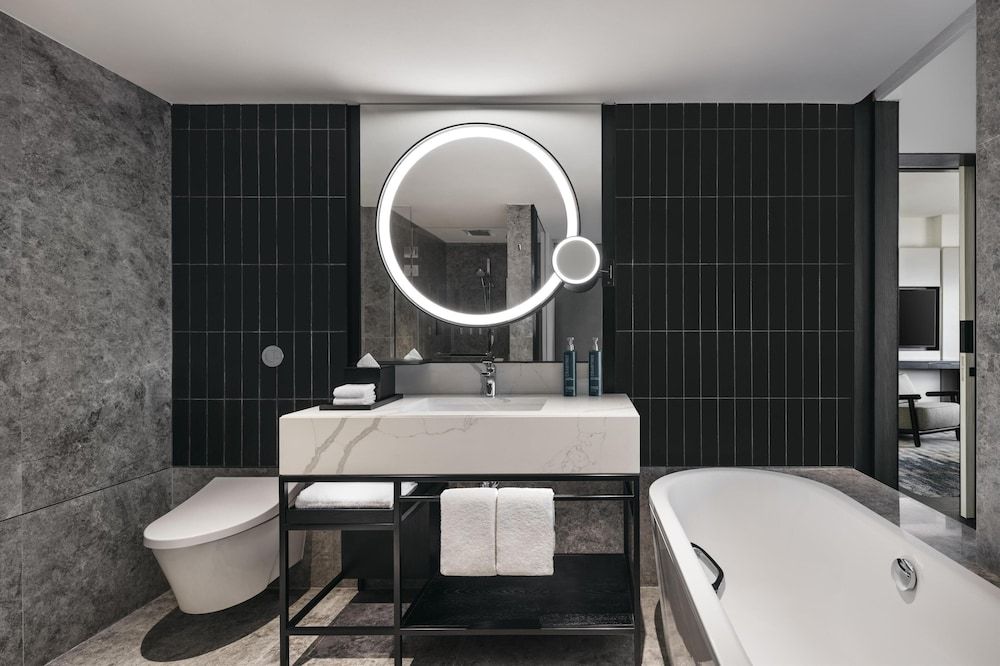 Deluxe Suite, 1 King Bed