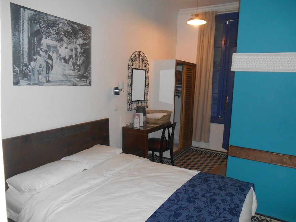 undefined Hotel Central 4