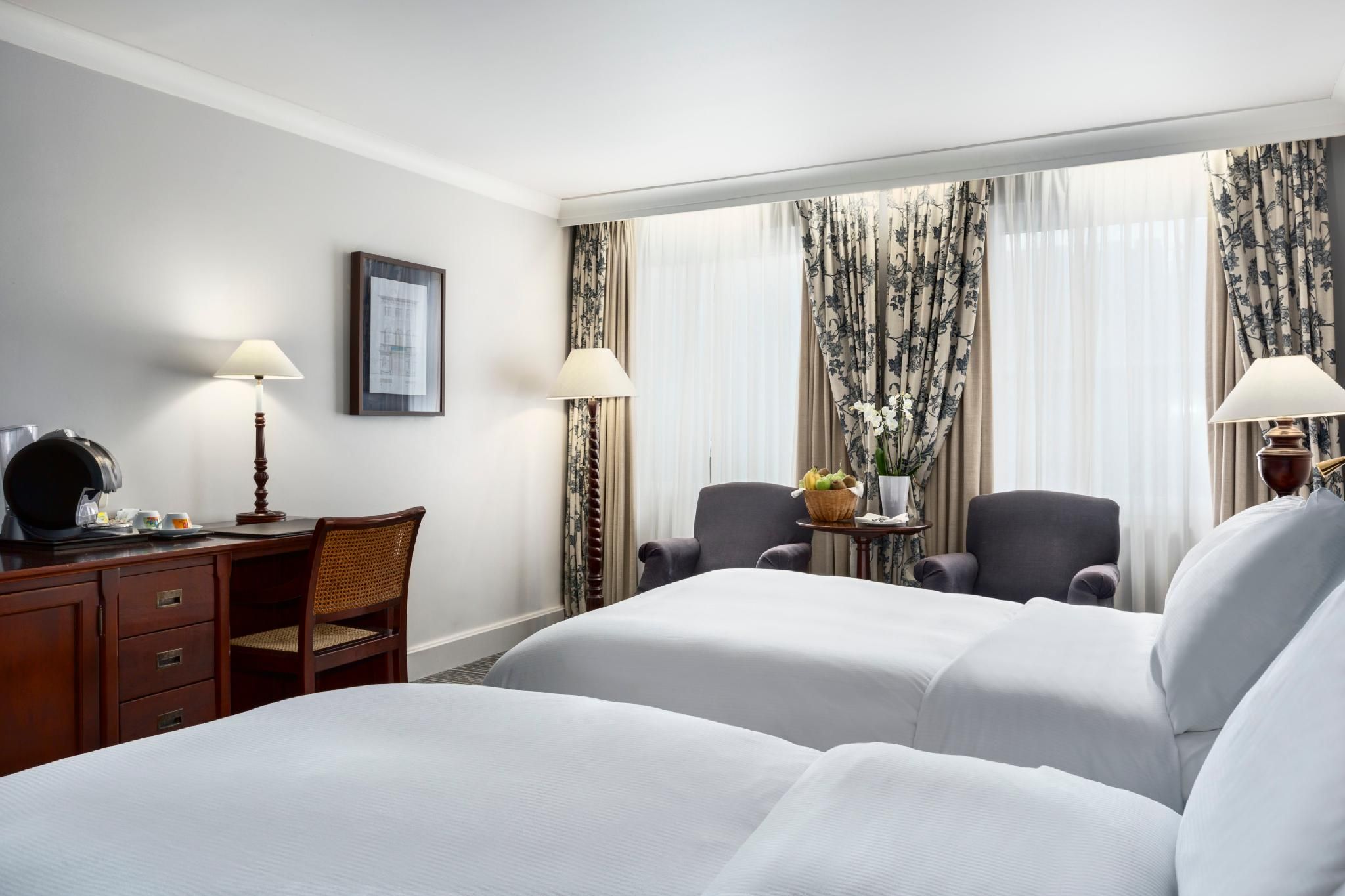 undefined NH Brugge Hotel 4