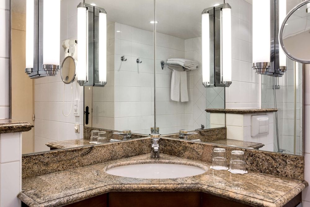 NH Brugge Hotel Standard Room 5