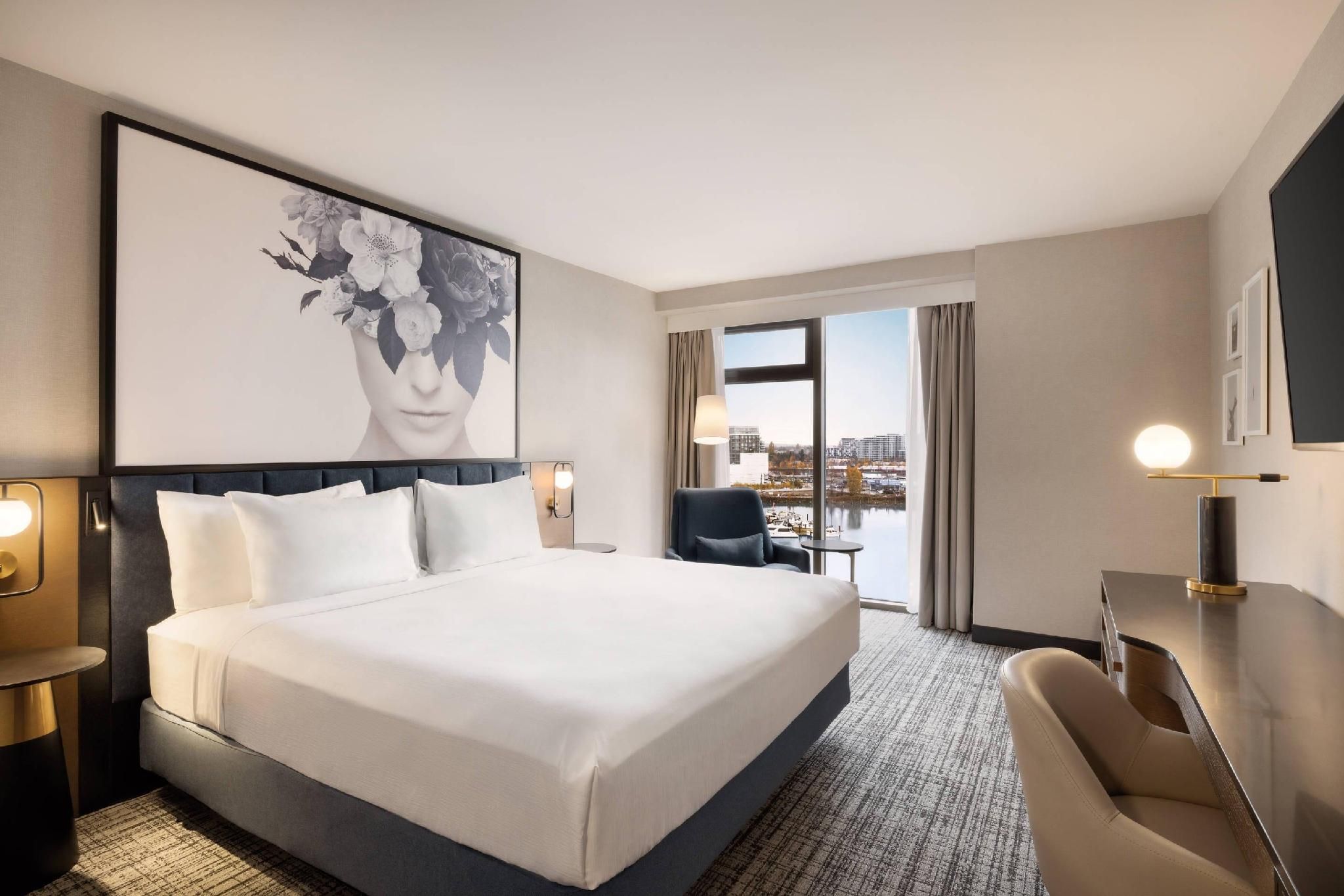 KING BED-MARINA VIEW-NON SMOKING