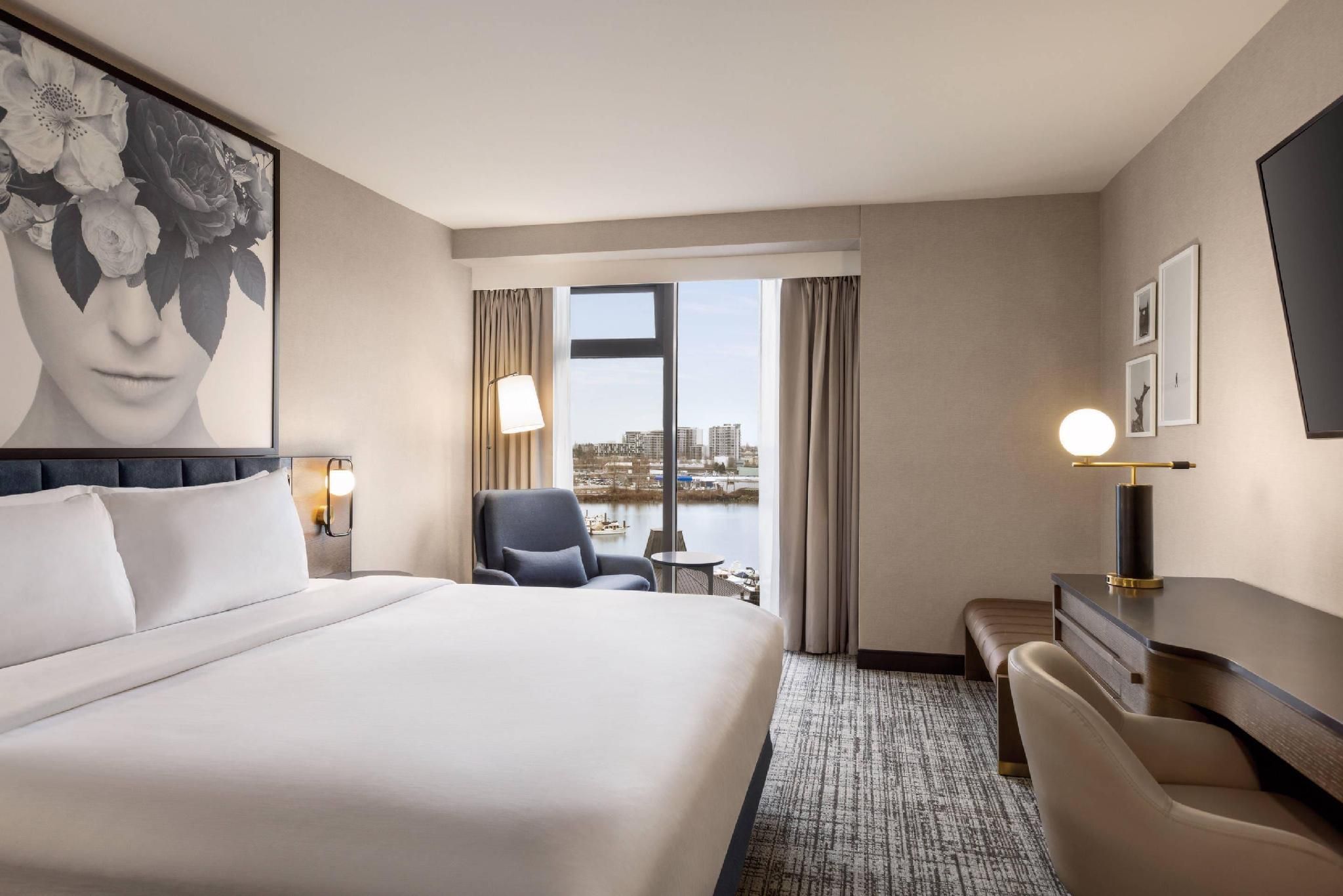 KING BED-MARINA VIEW-NON SMOKING