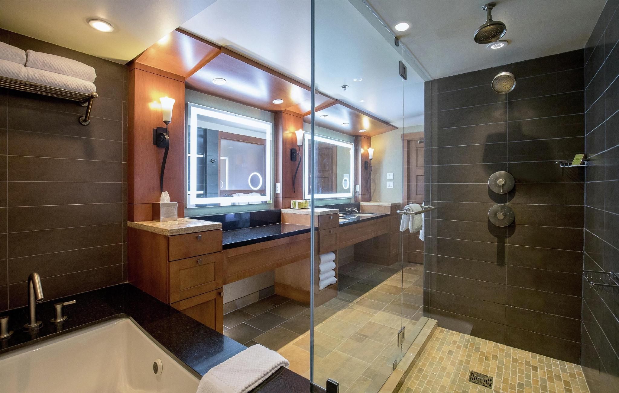 The Mountain Suite-2 Bedroom -2 King Beds