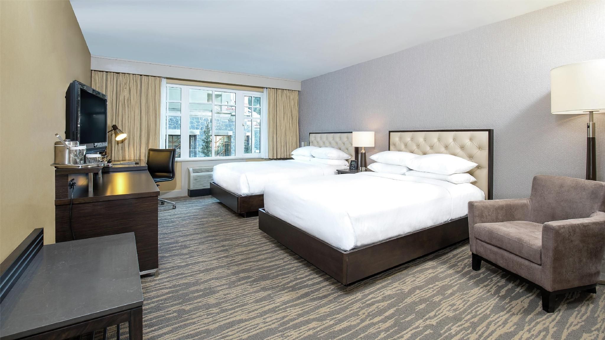 THE HILTON SUPERIOR ROOM-2 DOUBLE BEDS