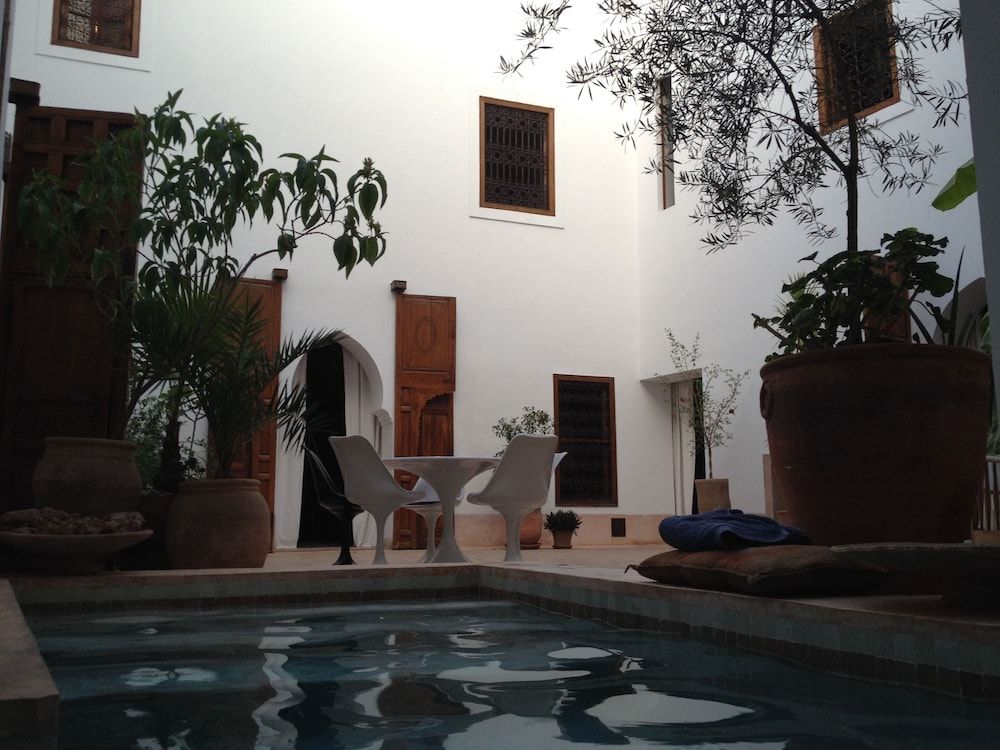 undefined Riad Up 10