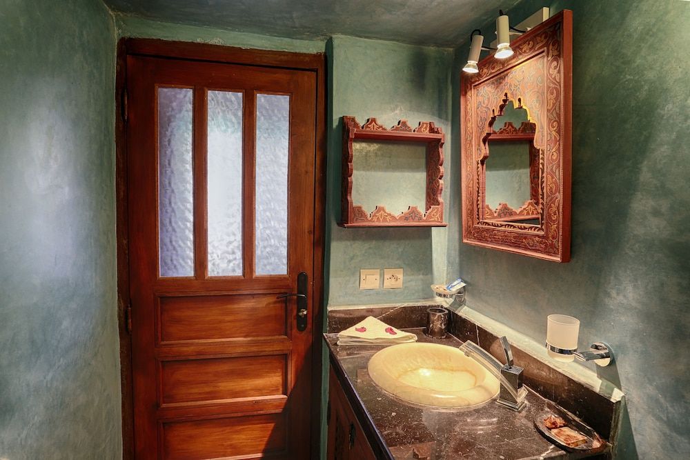 Riad TOYOUR Gallery Double Room (Romantic) 8