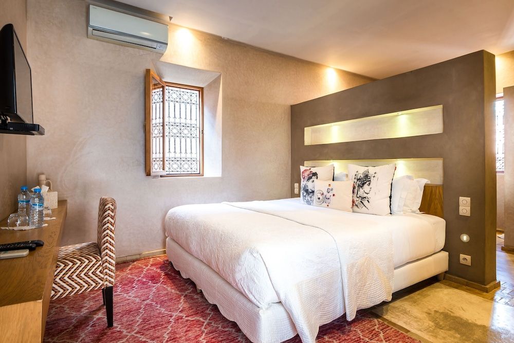 Riad Houma Deluxe Room 4