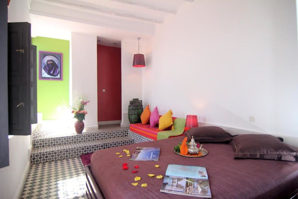 undefined RIAD NAFORA