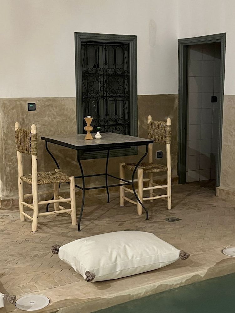 undefined RIAD NAFORA 6