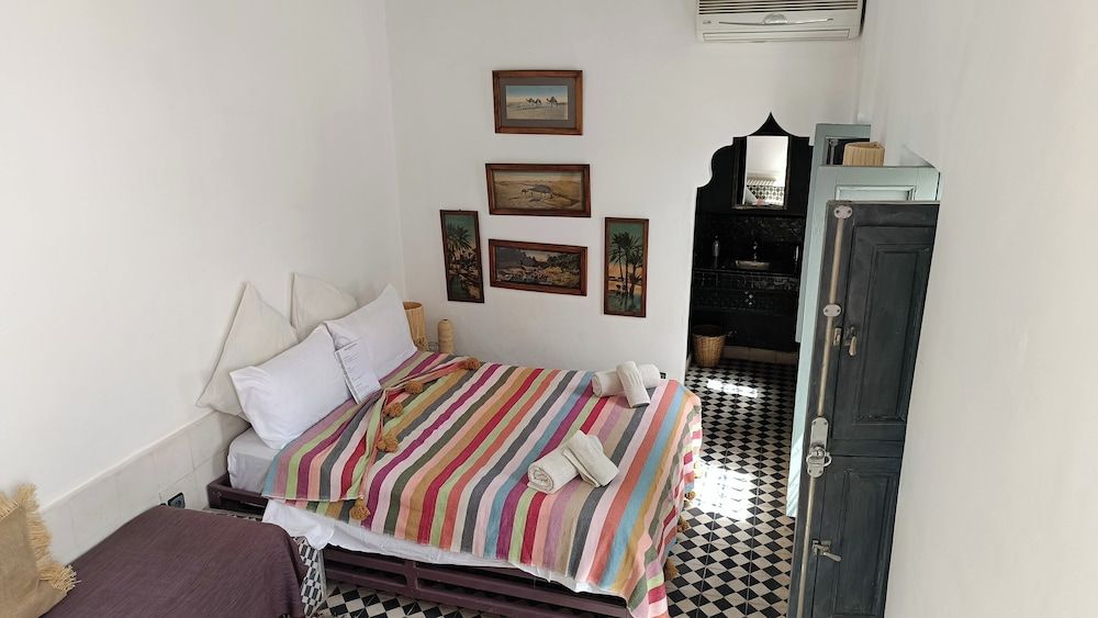 undefined RIAD NAFORA 4