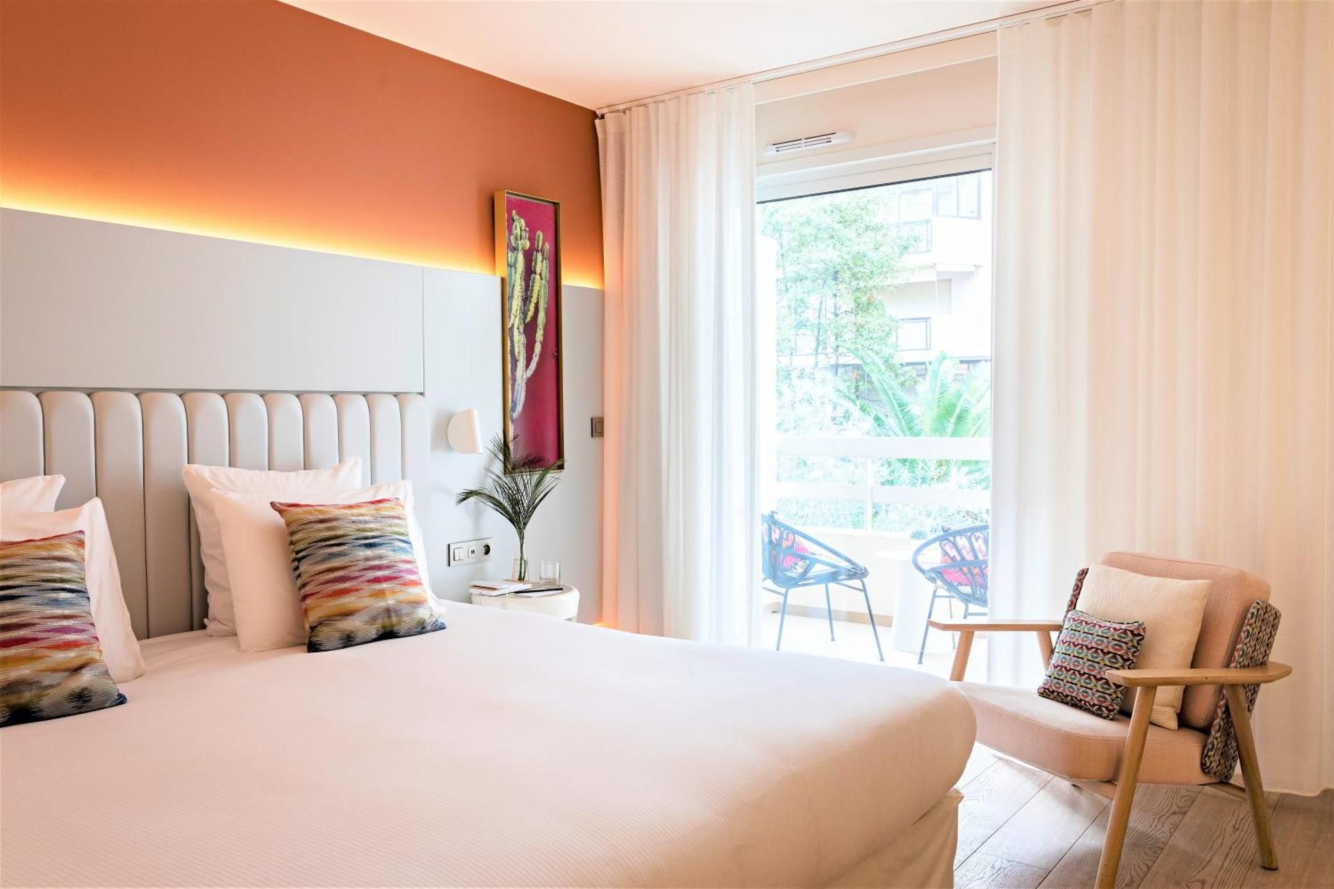 Junior Suite with 1 King Bed