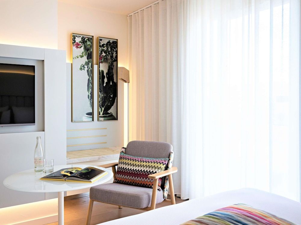 Croisette Beach Hotel Cannes - MGallery Collection Classic Room 10