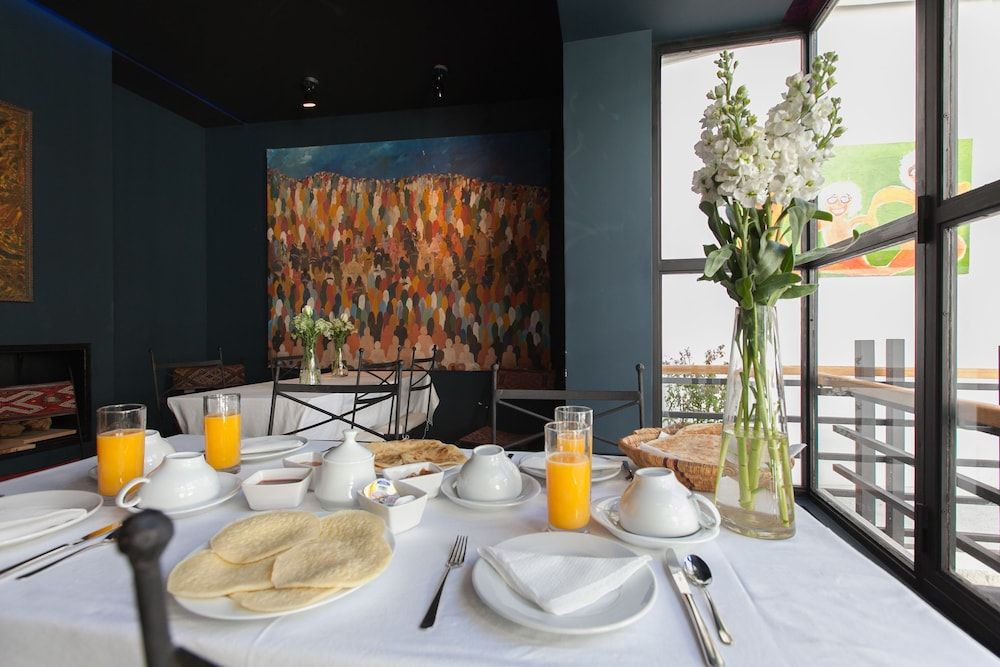 undefined Riad Zebrakaro 6