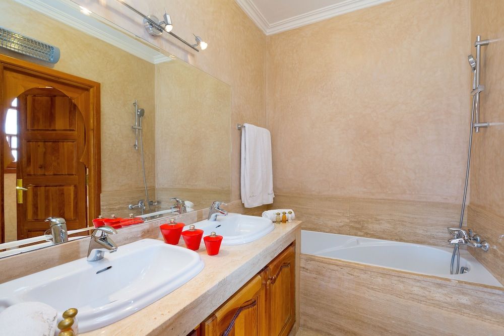 Domaine Rosaroum Villa, 8 Bedrooms (Villa de Maître + Bungalow) 16