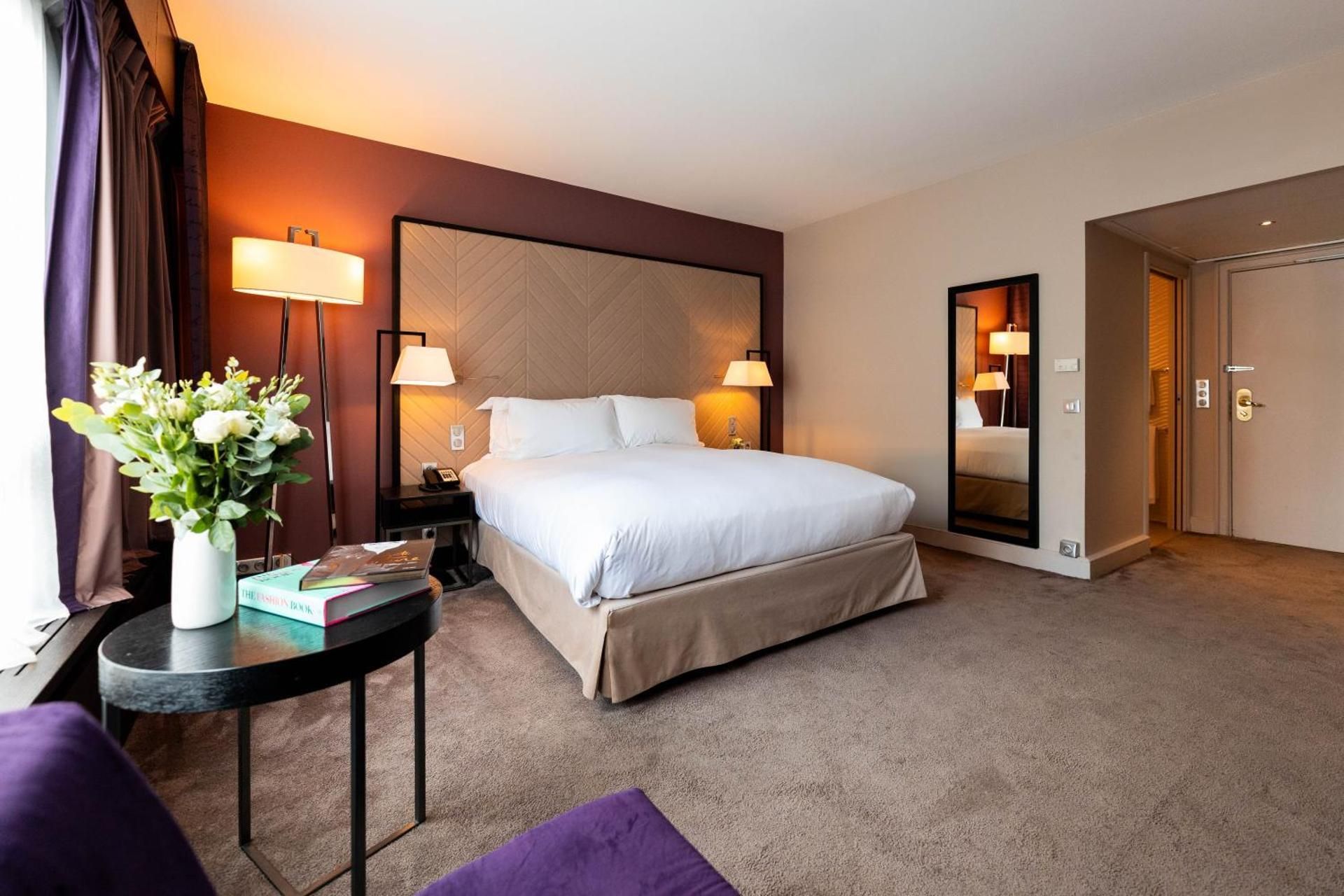 Accessible Luxury Room with One King Bed with View