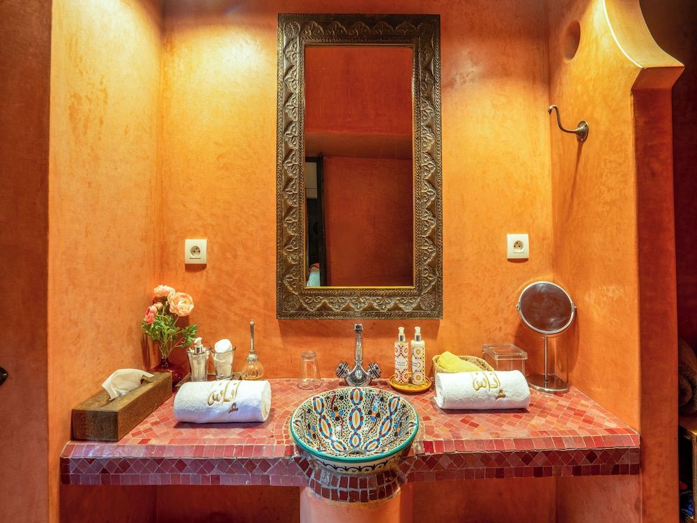 Riad Ines Home Superior Room, Ensuite, Courtyard View 12