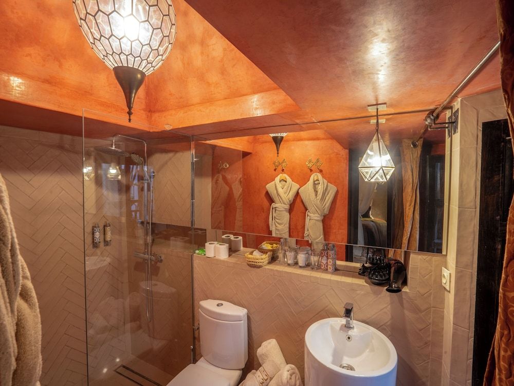 Riad Ines Home Superior Room, Ensuite, Courtyard View 10