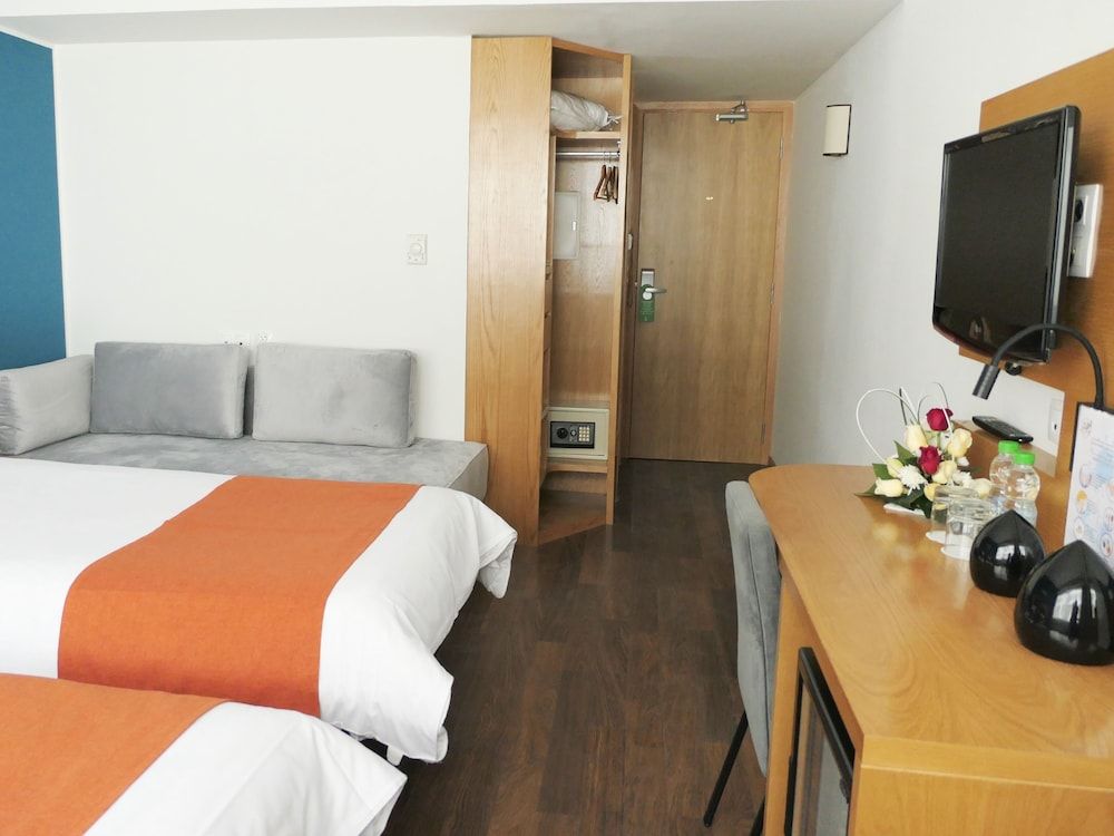 Le Pietri Urban Hotel Standard Triple Room 8