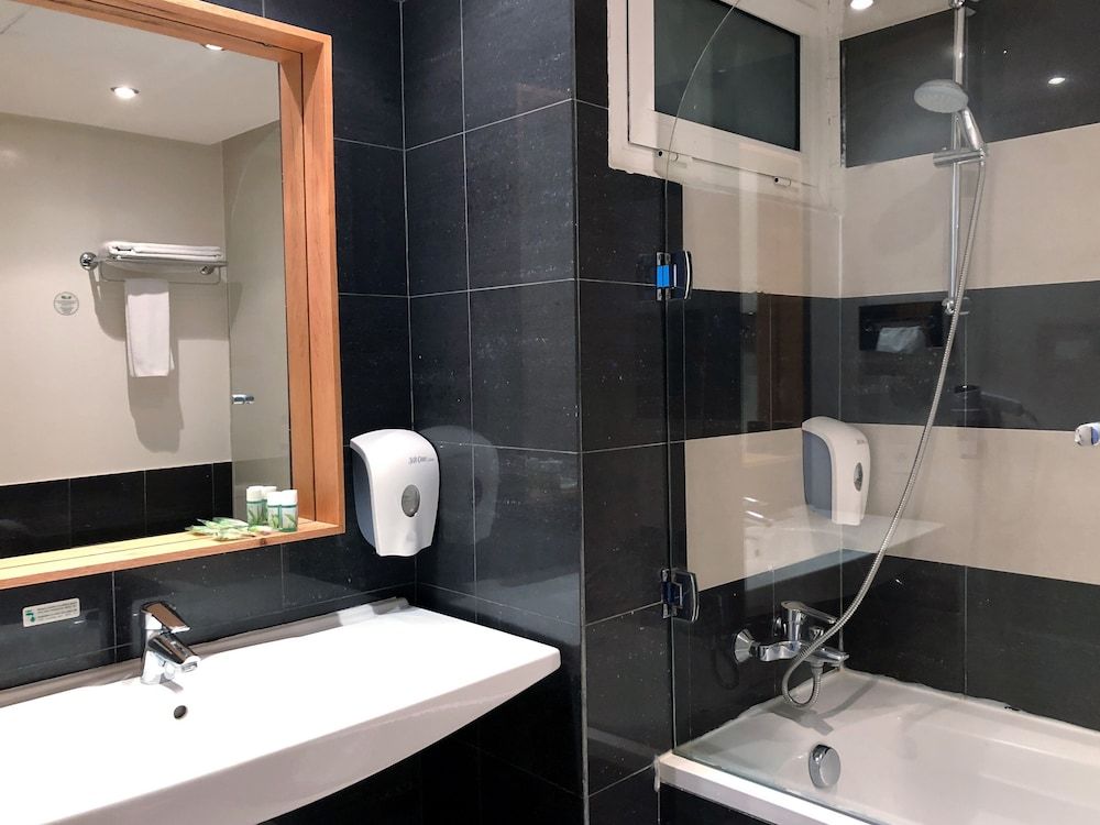 Le Pietri Urban Hotel Standard Triple Room 13