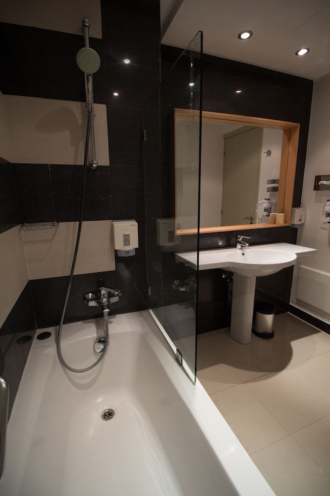 Le Pietri Urban Hotel Standard Triple Room 12