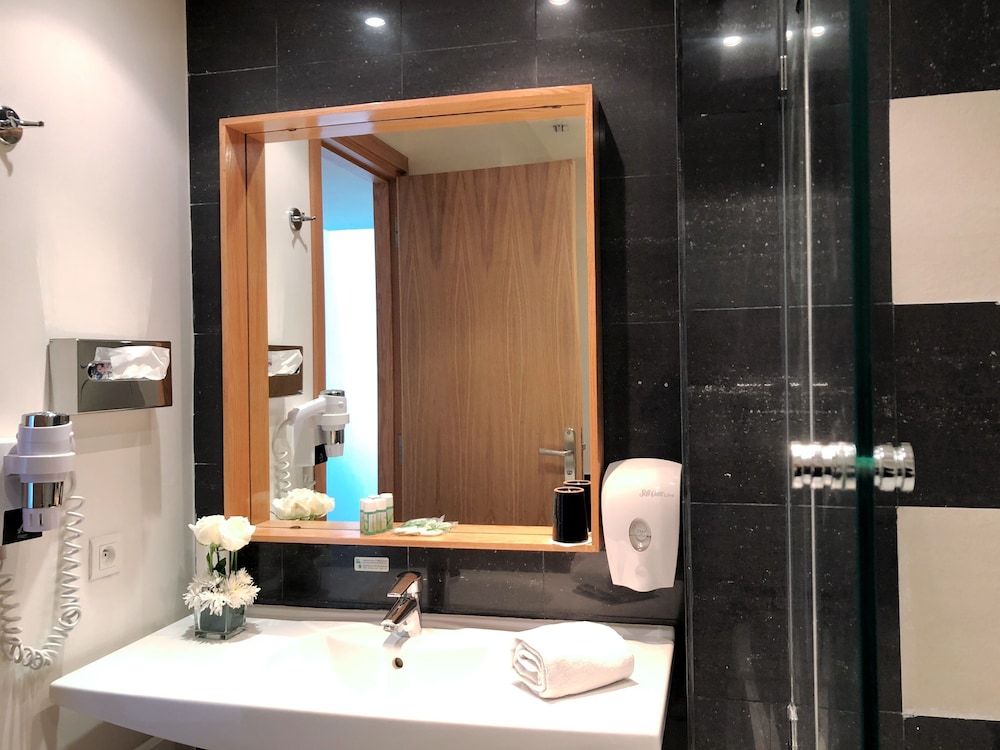 Le Pietri Urban Hotel Standard Triple Room 16