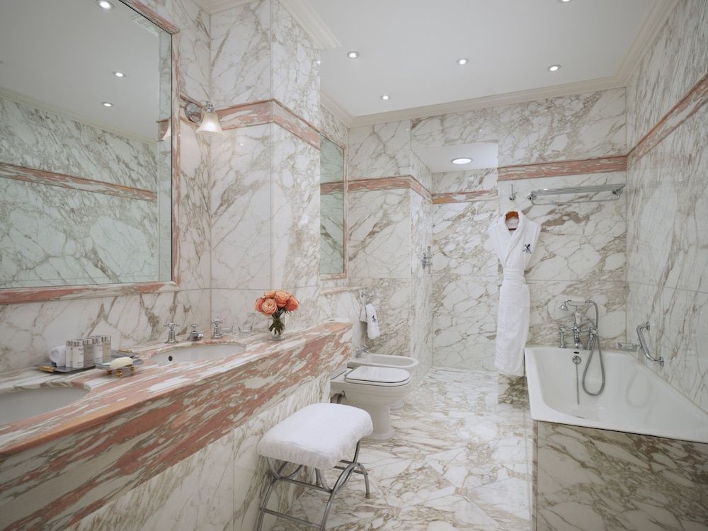 The Ritz London Superior Double Room 6