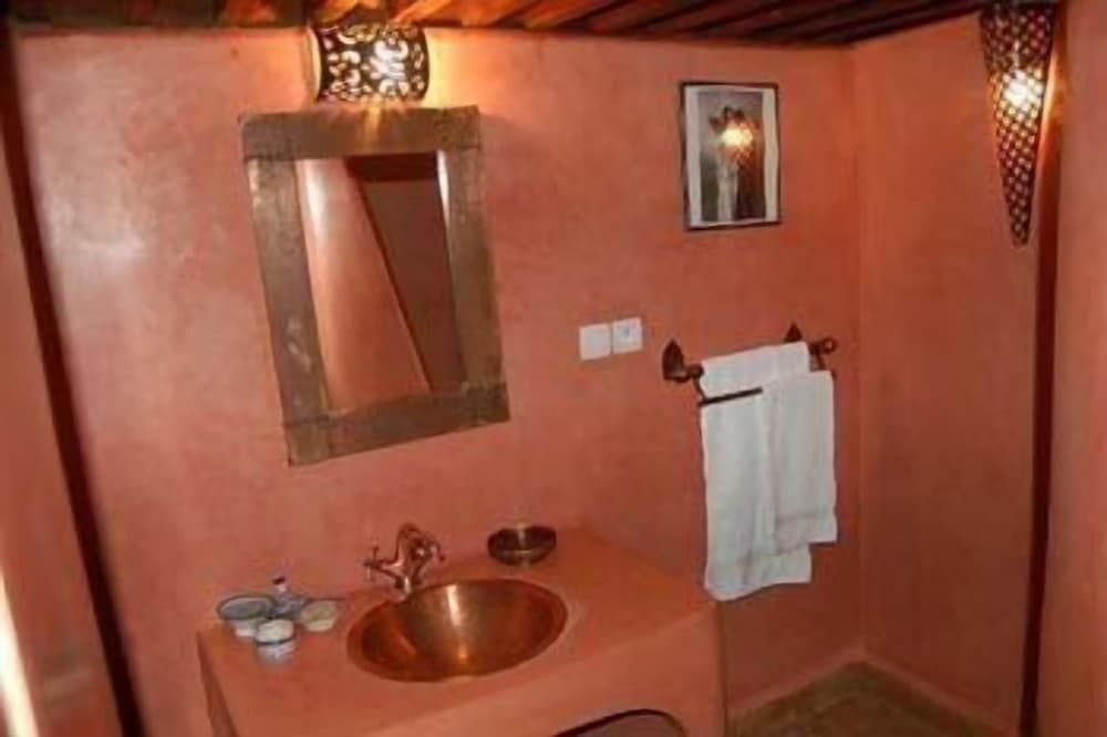 Riad Attarine Double Room (Paprika) 2
