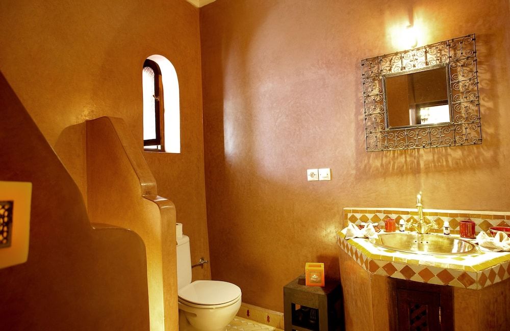 Riad Djemanna Deluxe Room 4