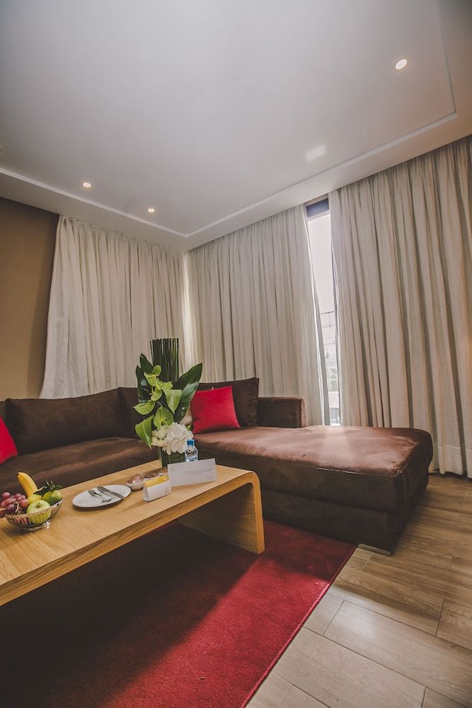 New Art's DownTown Hotel Junior Suite 2