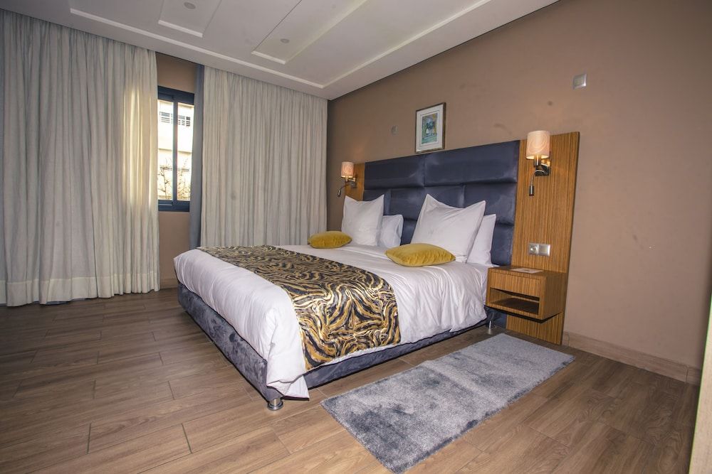 New Art's DownTown Hotel Junior Suite 4