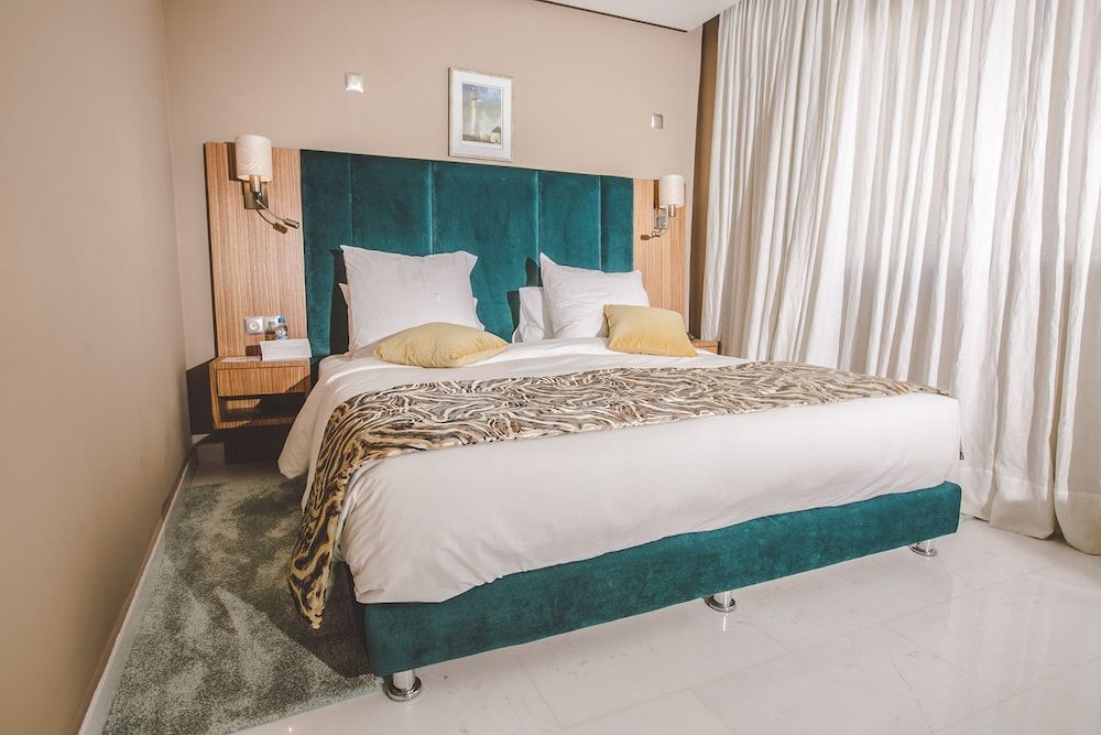 New Art's DownTown Hotel Junior Suite