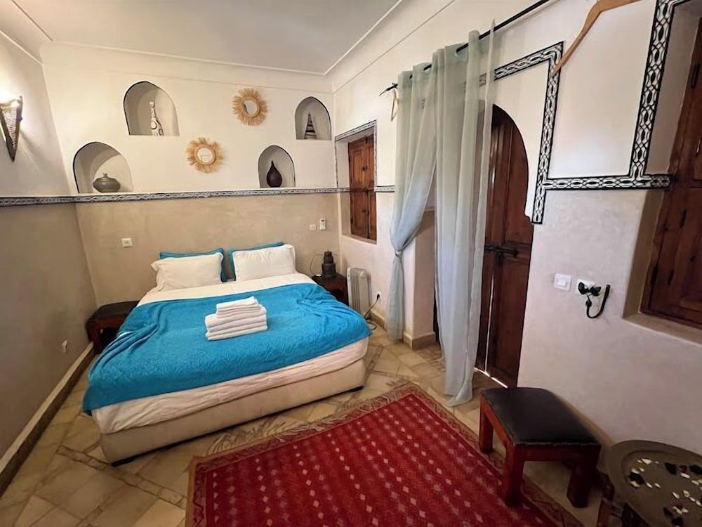 undefined Riad Chalymar 6