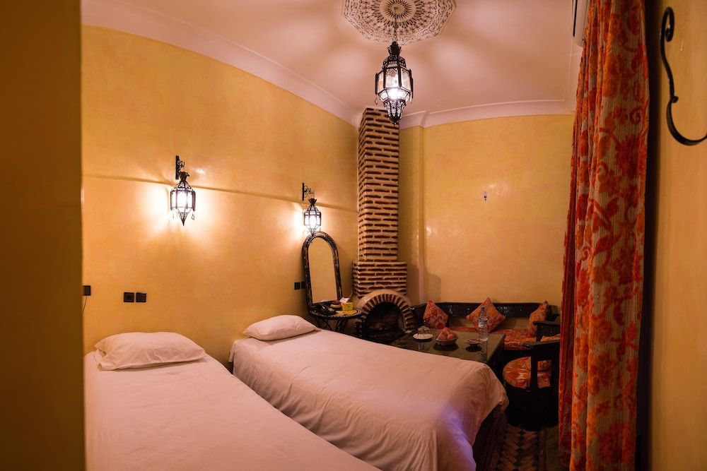 undefined Riad Omar 10