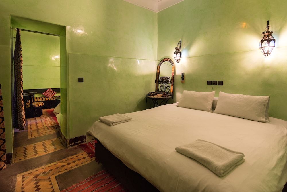 undefined Riad Omar 8