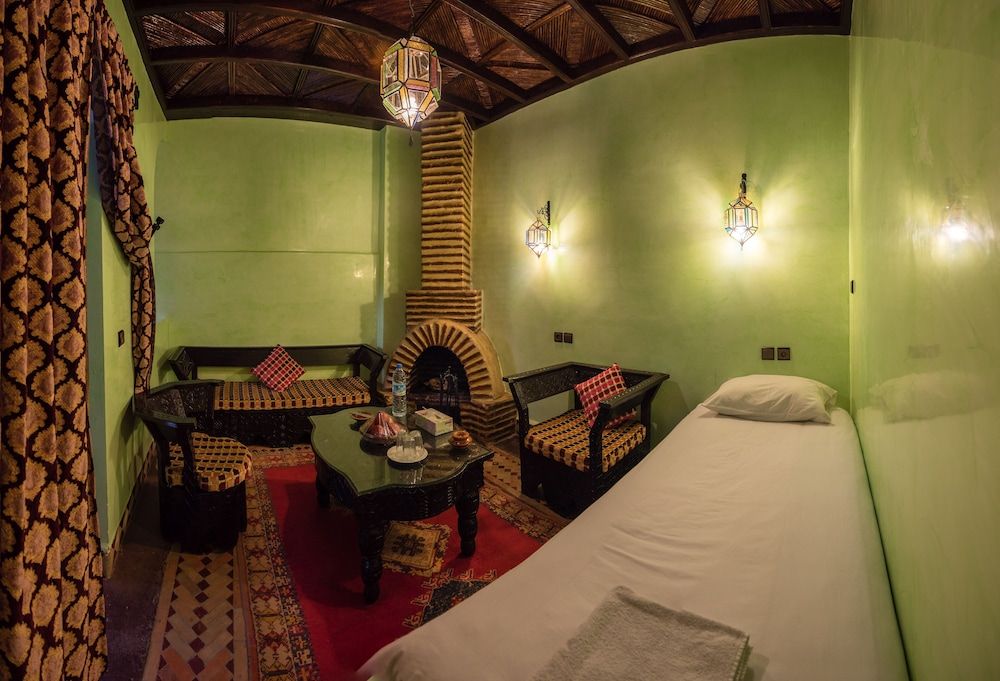 undefined Riad Omar 9