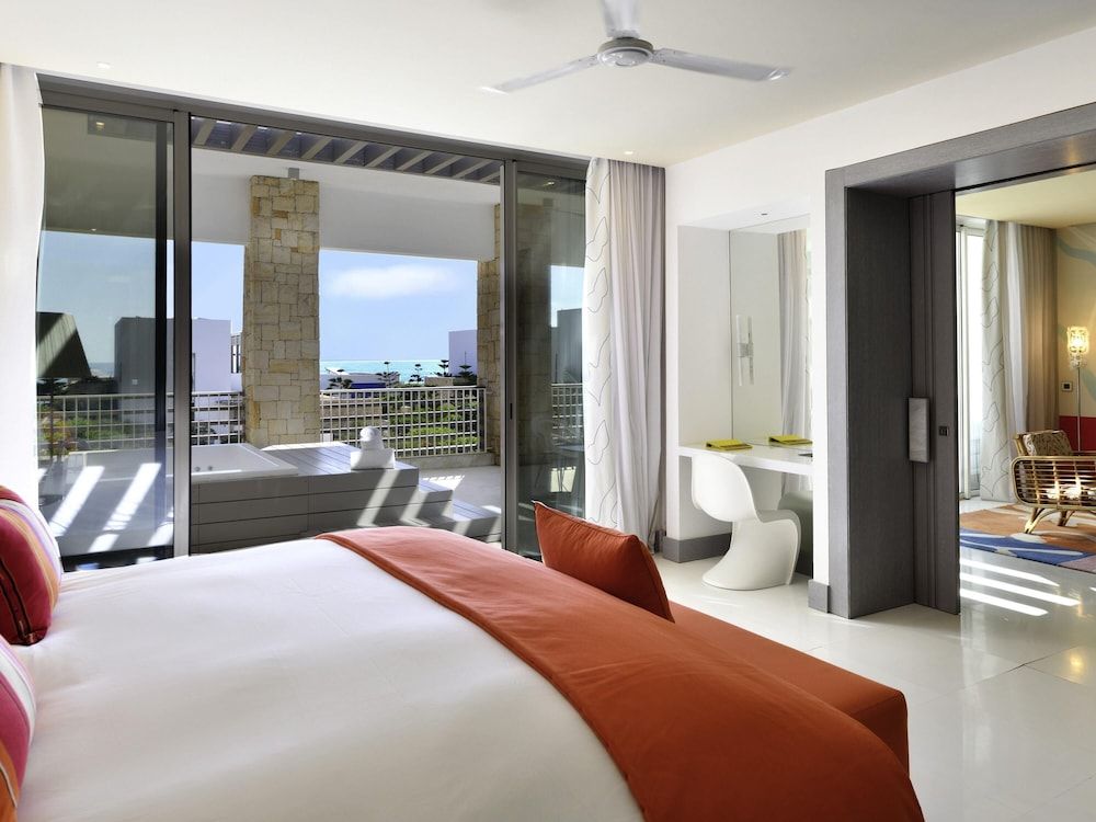 Suite, 1 Queen Bed, Sea View (Prestige Spa)