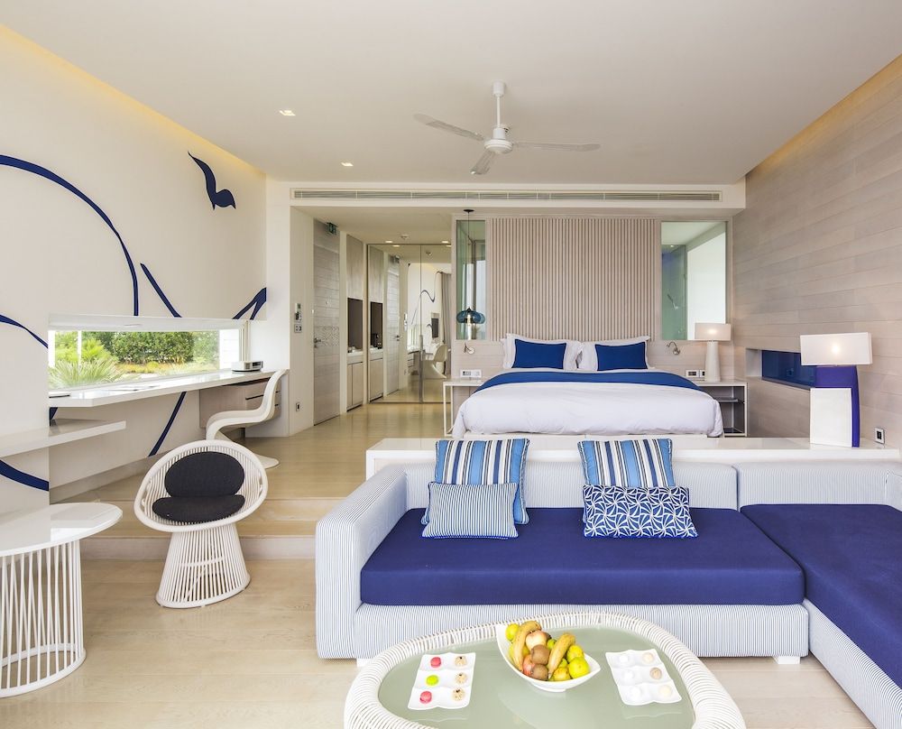 Suite, 1 King Bed, Sea View, Beachfront