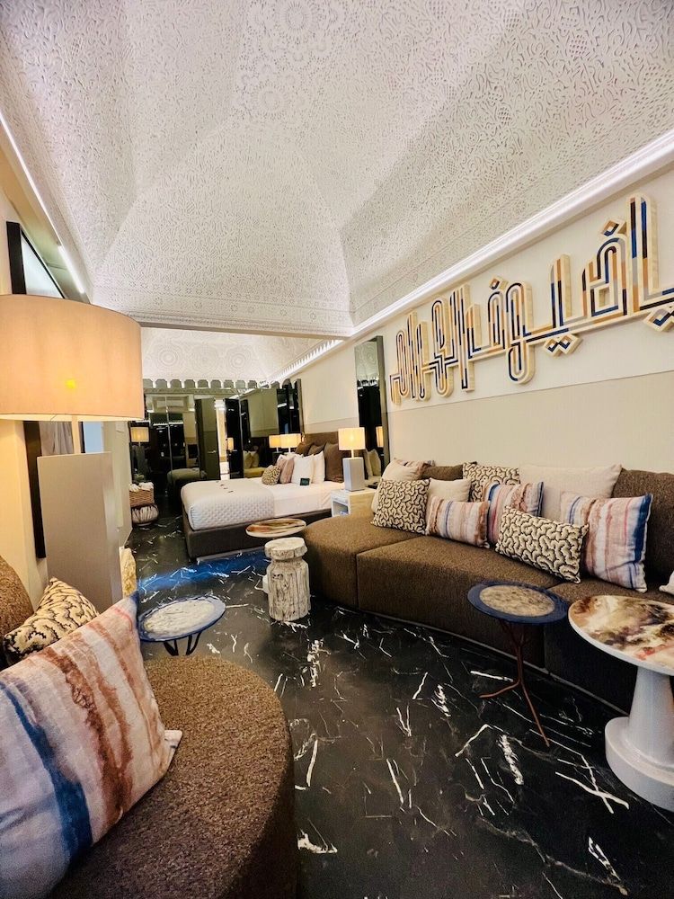 undefined Riad Due 3