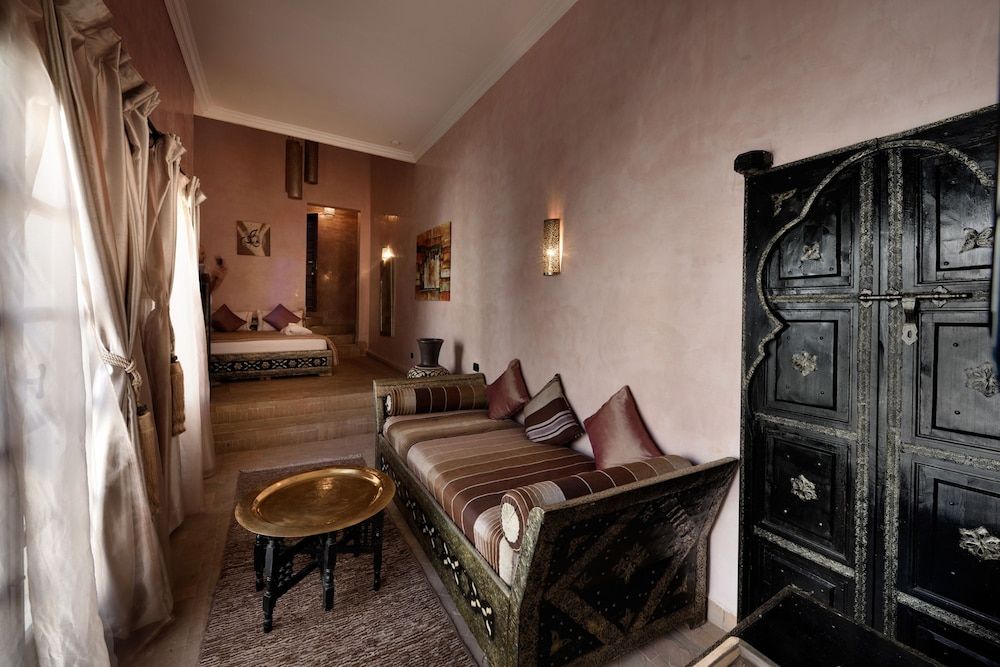 undefined Riad Les Ammonites 2