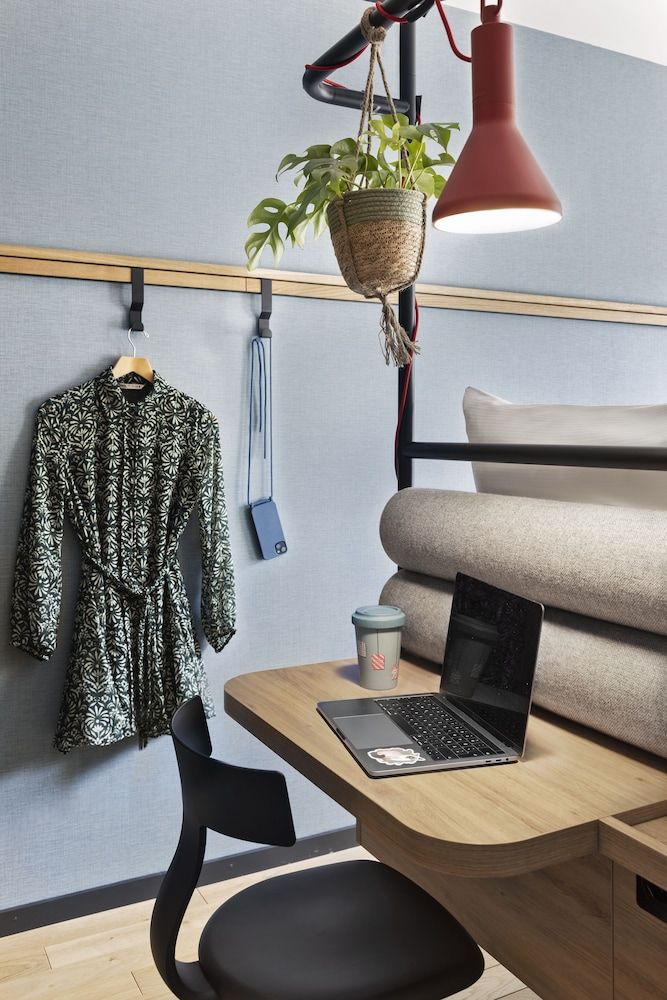 Stay KooooK Bern City – Online Check In Comfort Double Room "Cozy" 8