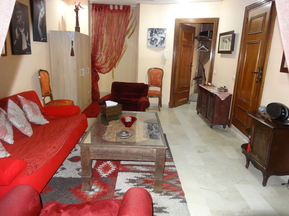 Leyna Vacancy Homes Traditional Suite 7